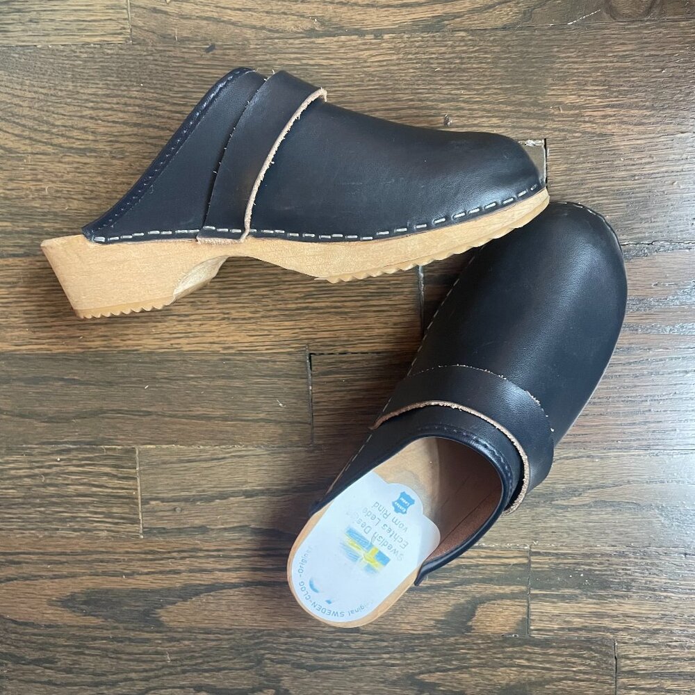 Swedish Hasbeens Navy Leather Clogs with Natural Wood Sole